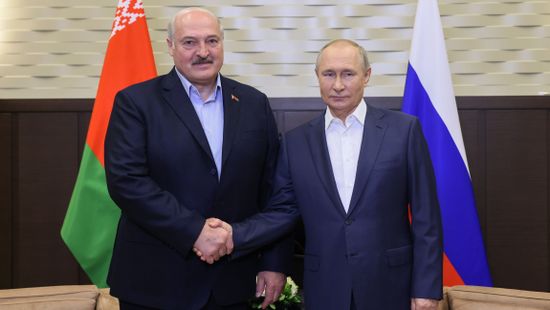 Lukasenka: A Nyugat megtámadta volna Oroszországot