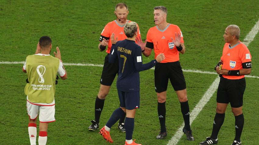 Heves francia támadás a FIFA ellen az érvénytelenített gól miatt