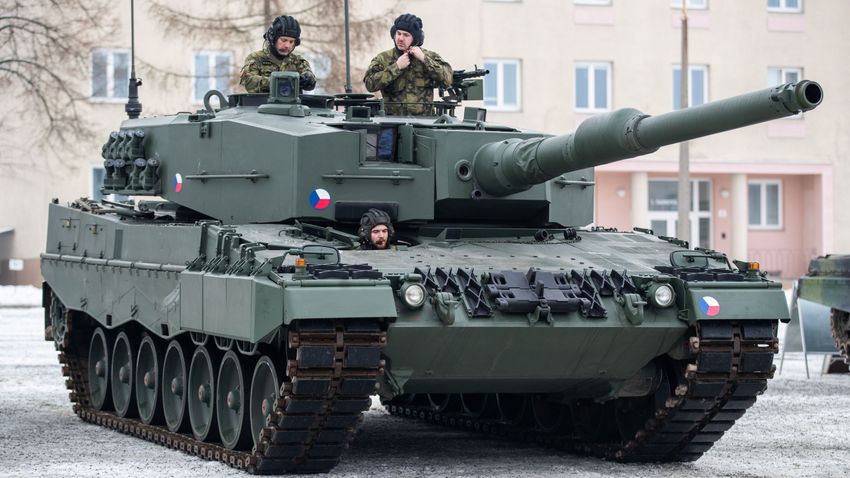 Spanyolország és Kanada is küld Leopard harckocsikat Ukrajnának