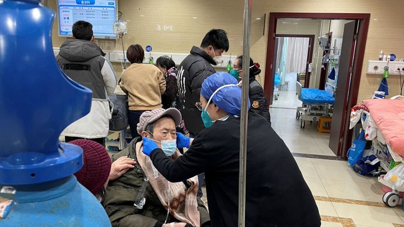 A kínai kórházakban koronavírussal kezelt betegek átlagéletkora 80,3 év. A zéró-Covid politika elengedésével megnőtt a Covid fertőzöttek száma az ázsiai országban. 2023.01.20. (Forrás: Reuters / Twitter)
