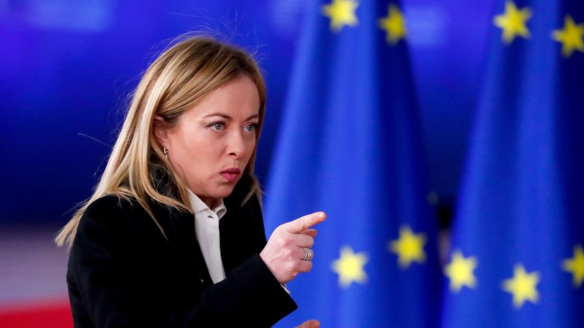 Meloniék nem engednek migrációs politikájukból