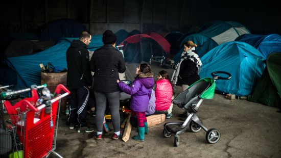 A francia szülészetek már a bevándorlókéi