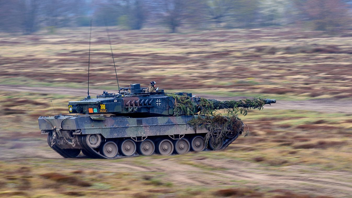 Exercise of the German-Dutch tank battalion