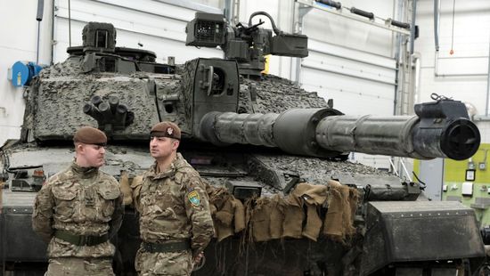 Megérkeztek a nagy-britanniai kiképzésre az ukrán harckocsizók