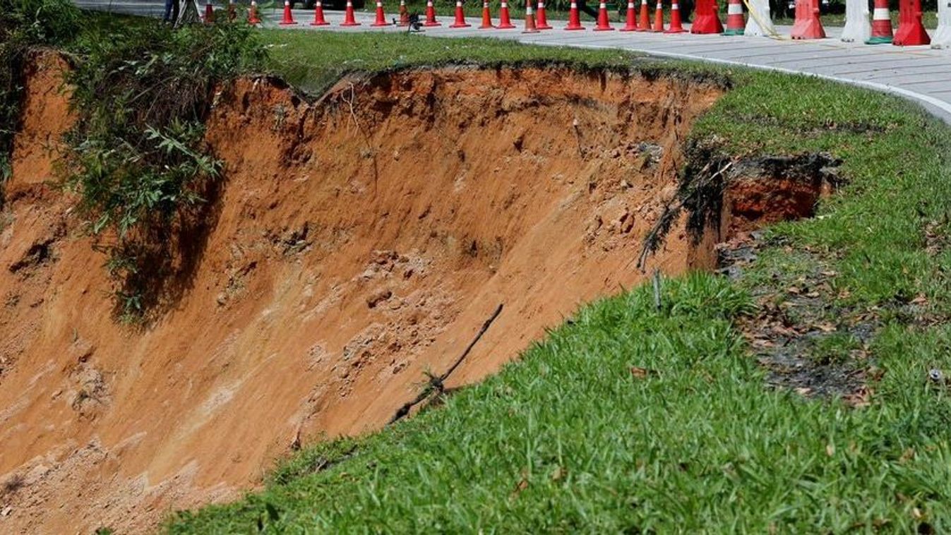 Földcsuszamlás Malajziában a Batang Kali kempingben, Kuala Lumpurtól mintegy ötven kilométerre, többen meghaltak. 2022.12.16-án. (Forrás: Reuters / Twitter)