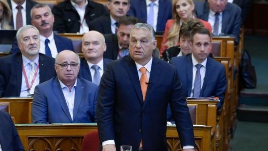 Orbán Viktor: A kormány egyenes választ ad az emberek félelmeire
