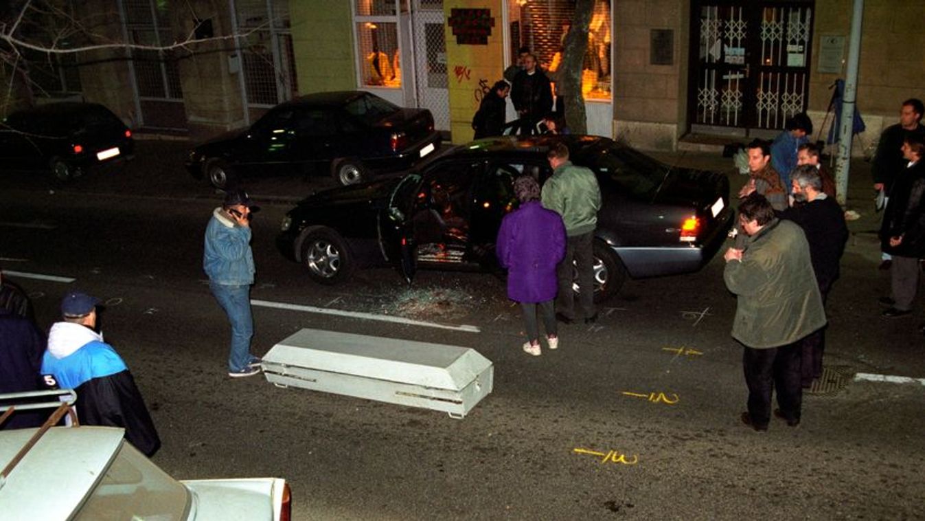 Huszonöt éve lőtték le Fenyő Jánost Budapesten, a nyílt utcán