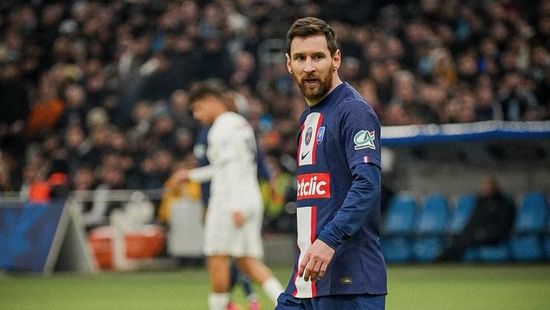 Messi egy trófeát képtelen megnyerni, bosszankodnak Párizsban + videó