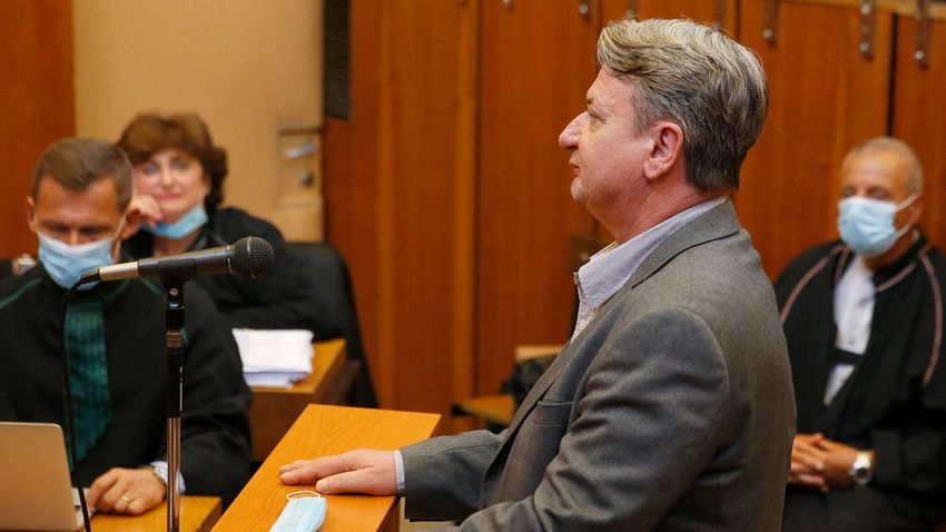 A Jobbik nem válaszol, Pressmanék pedig nem tudnak „KGBéla” ügyeiről