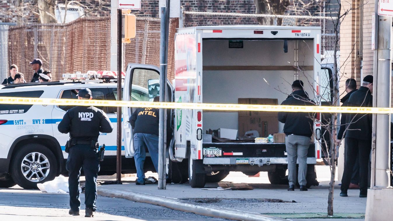 U-Haul Truck hits Multiple Pedestrians in New York