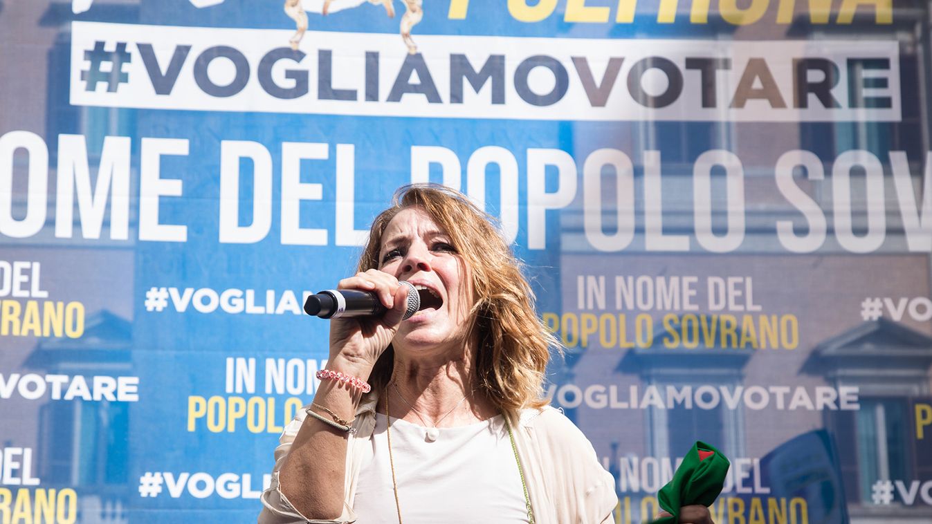 Elisabetta Gardini during the protest in front of the