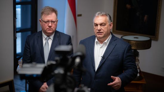 Orbán Viktor: Azon dolgozunk, hogy megmentsük a Dunaferrt