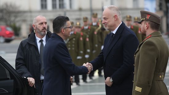 „A magyar példát követve Szlovénia is növelni fogja védelmi kiadásait”