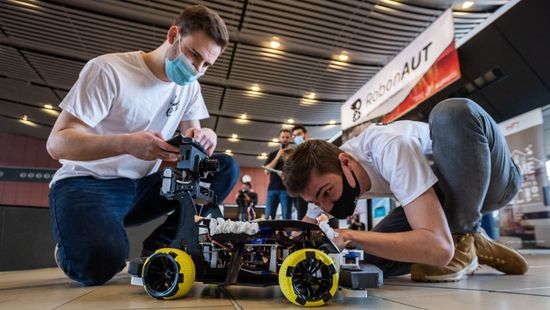 Robotautók versenyeznek szombaton a Műegyetemen
