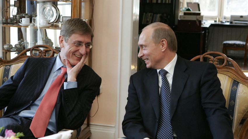 April H. Foley: Gyurcsány szerelmes Putyinba