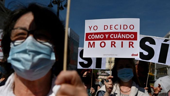 Jóváhagyta az eutanáziatörvényt a spanyol alkotmánybíróság