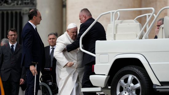 Kiderült, miért került kórházba Ferenc pápa