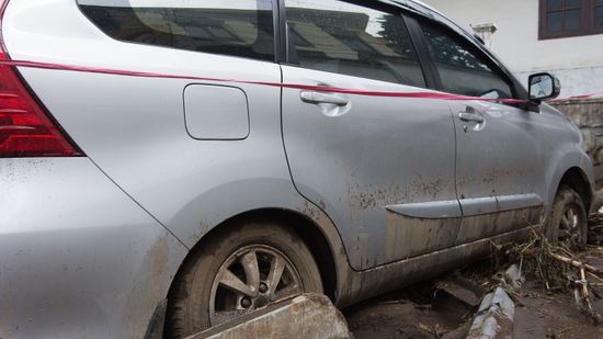 Felrobbantották a mariupoli rendőrfőnök autóját, videón a károk