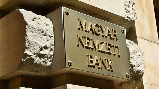 Hétfőn hallgatja meg az MNB Monetáris Tanácsának tagjelöltjeit a gazdasági bizottság
