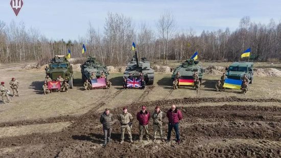 Challenger 2 tankkal ment egy kört az ukrán védelmi miniszter + videó