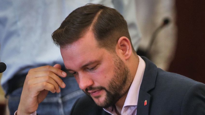 A DK újpesti politikusának polgármester-jelöltségét a korábban Momentumos, ma már DK-s polgármester is támogatja. Fotó: MTI/Havran Zoltán)