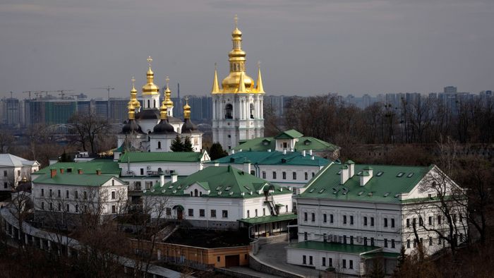 Kijev nem tágít a Moszkva-barátnak bélyegzett szerzetesek elűzésétől