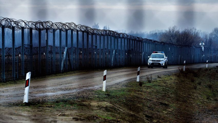 Két nap alatt 74 bangladesi vendégmunkás próbált Romániából Magyarországra szökni Két nap alatt 74 bangladesi vendégmunkás próbált Romániából Magyarországra szökni