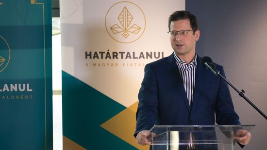 Gulyás Gergely: A kormány az egységes magyar nemzet elvéből indul ki