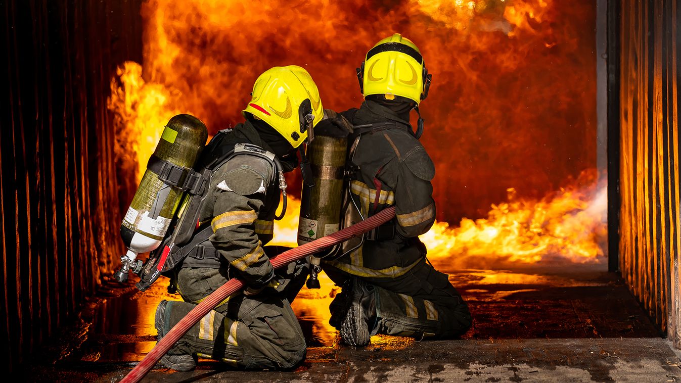 Firefighters,Are,Conducting,Fire,Drills,By,Spraying,Water,To,Extinguish