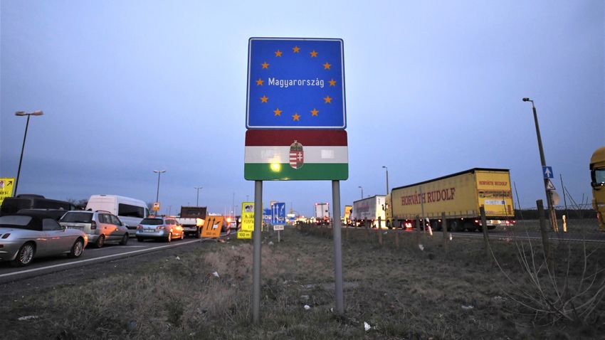 Magyar autókat rongálnak meg az osztrák parkolókban