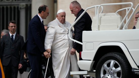 Ferenc pápa állapota stabil, de még kemény nap vár rá