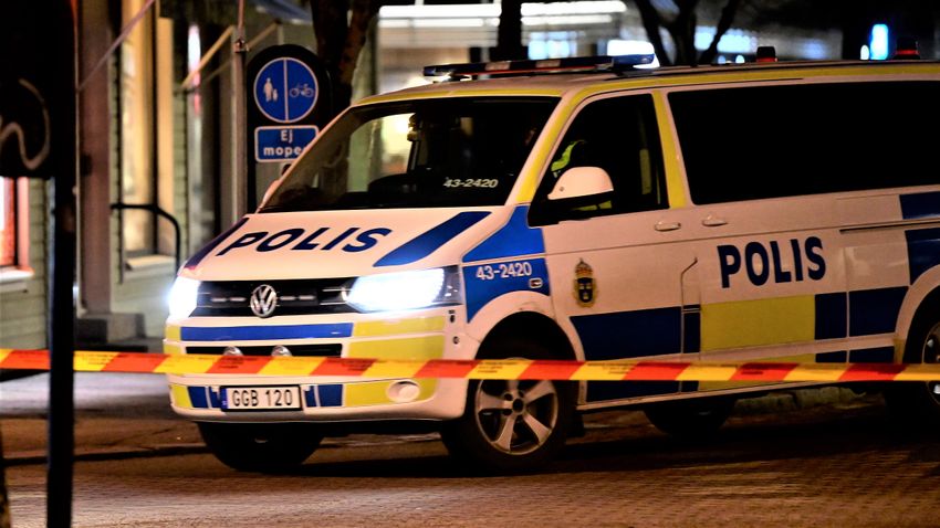 Allahu akbar!-t kiabált a tízéves lányt megkéselő migráns Göteborgban