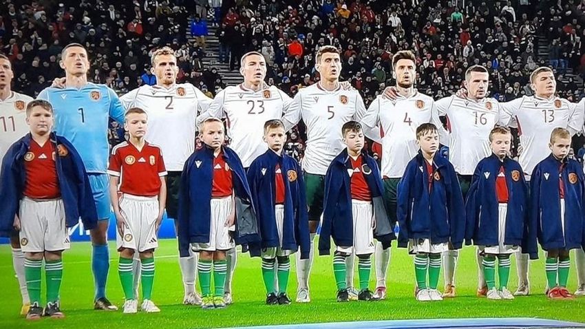 Meglepő dolgot árult el a kisfiú, akinek nem jutott kabát a magyar-bolgár meccsen