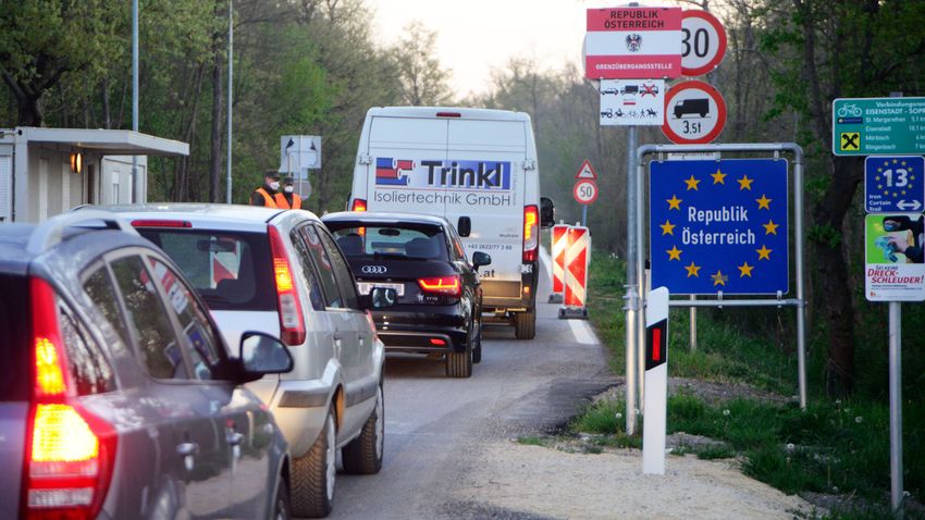 Döbbenet: egy újabb határ menti osztrák település tiltotta ki a magyar autókat