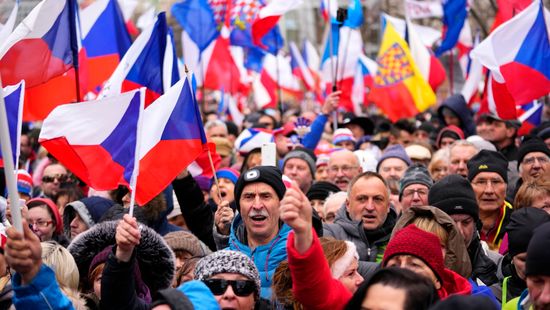 Ezrek tüntettek Ukrajna támogatása ellen Csehországban