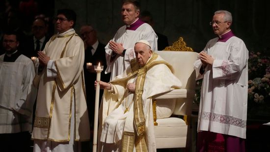 Ferenc pápa celebrálta a húsvéti szentmisét a Szent Péter téren + videó