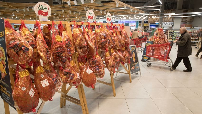 Indul a húsvéti bevásárlás, forgalmas napok várhatók az üzletekben