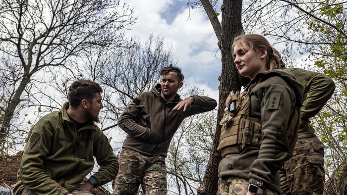 Ukrainian soldiers on the frontline in Donetsk Oblast