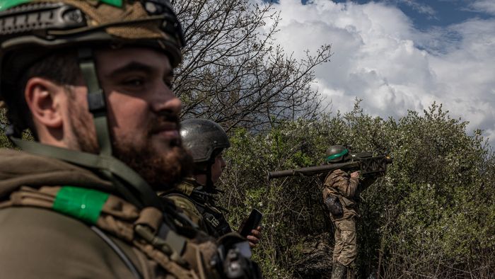 Ukrainian soldiers on the frontline in Donetsk Oblast