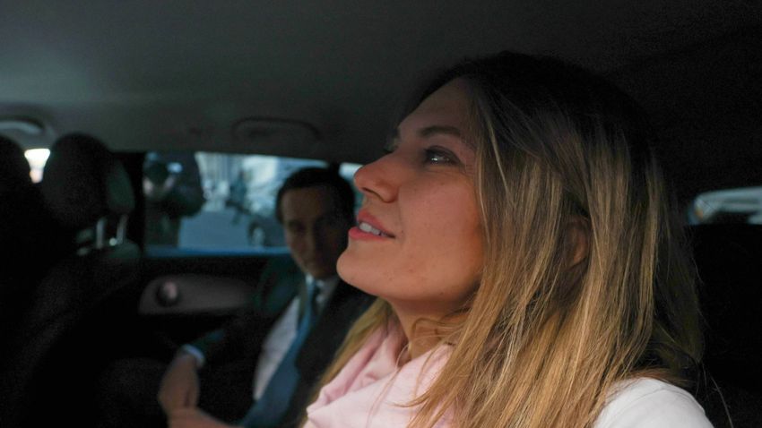 „Vérlázító, hogy Eva Kaili megjelenhet az Európai Parlament ülésén”