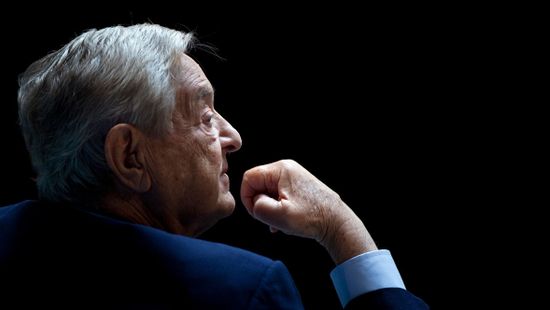 Mintha dézsából öntené, úgy tolja évek óta a pénzt Soros György az ügyészi hálózatába
