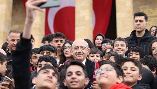 Ellentmondásba került a török ellenzéki jelölt: elküldené a szíriaiakat, de felszólította népét az empátiára