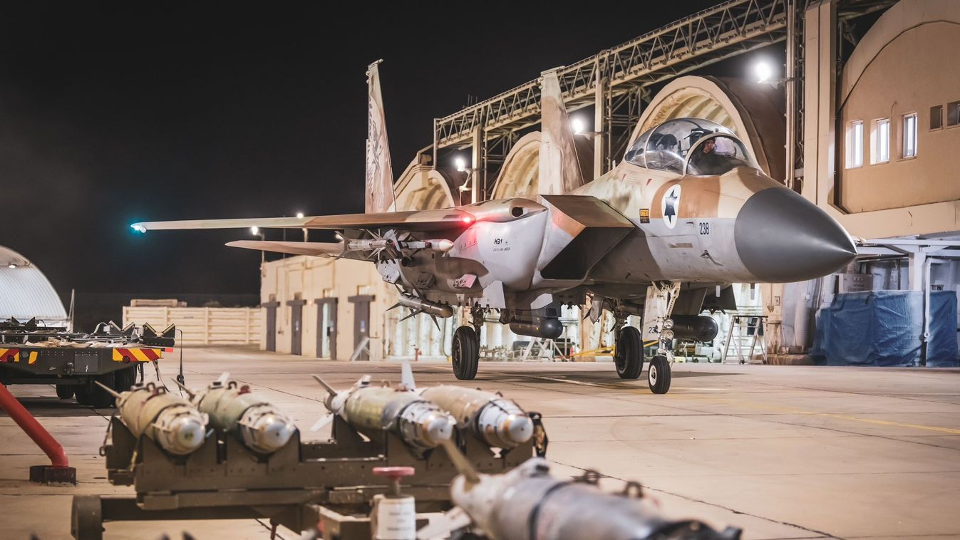 Izraeli repülőgépek szíriai katonai célpontokra csaptak le, válaszul arra, hogy éjjel izraeli ellenőrzés alatt álló területek ellen éjjel indítottak rakétákat, 2023.04.09-én. (Fotó: Babak Taghvaee - The Crisis Watch / Twitter)