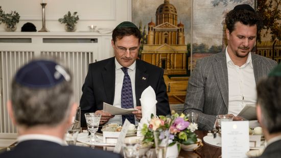 Pressman együtt széderezett a korábban zsidókat listázni akaró Jobbik-elnökkel