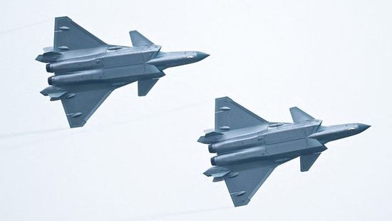 Több tucat kínai katonai repülőgépet észleltek Tajvan közelében