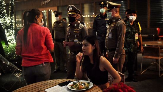 Ciánnal ölt az ázsiai sorozatgyilkos, a főrendőr feleségét gyanúsítják