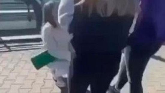 Eljárást indított a rendőrség a társaikat bántalmazó, megalázó diáklányok ellen