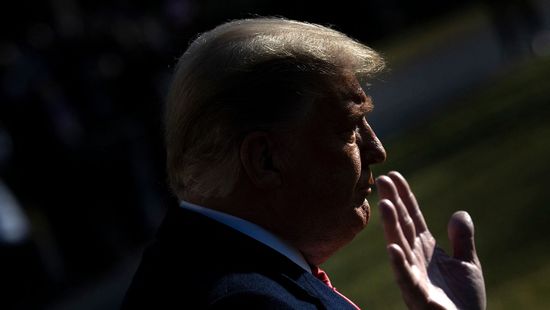 Koncepciós per Trump ellen