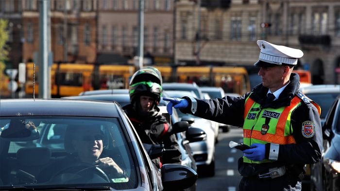 20230410 budapest petofi hid pesti hidfoje a finn modszert alkalmazva a rendorseg teljes ut zar melett husveti alkohol szondaztatast vegez havran zoltan magyar nemzet