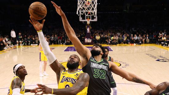 LeBron James és a Lakers idén elkerülte a szégyent